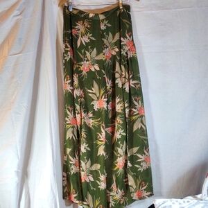 Taylor & Sage Palazzo Pants - Sage Green w floral pattern. Size Med
